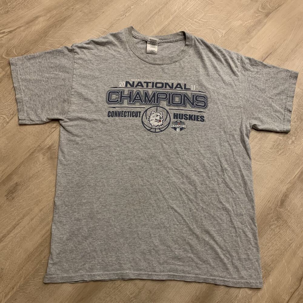 UConn Huskies 2011 NCAA Basketball National Champions Final Four T-Shirt Men's L